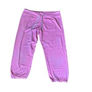 Monrow Classic 3/4 Sweatpant Capri Pink White Distressed